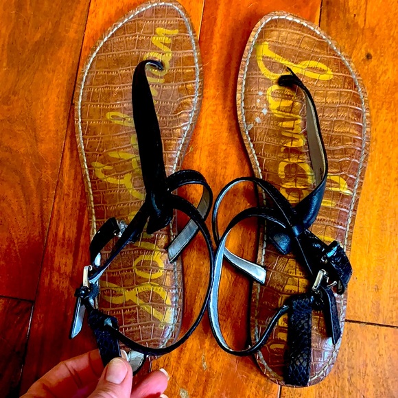 Adorable Sam sandals! - Picture 1 of 5